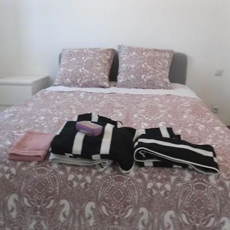 Superbe En Coloc Dans Un Appt De 88m2 A 200m Des Remparts Bed & Breakfast