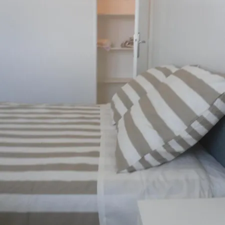 Superbe En Coloc Dans Un Appt De 88m2 A 200m Des Remparts Bed & Breakfast