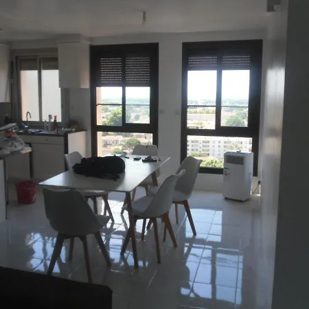Superbe En Coloc Dans Un Appt De 88m2 A 200m Des Remparts Bed & Breakfast *