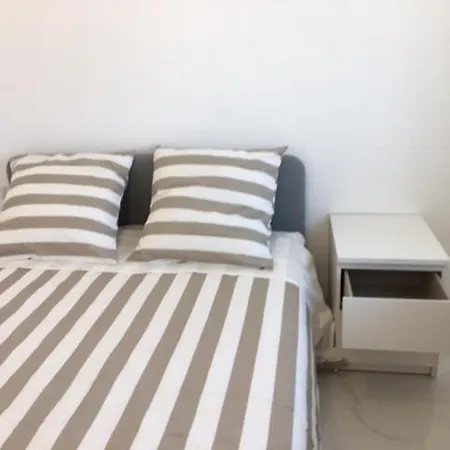 Superbe En Coloc Dans Un Appt De 88m2 A 200m Des Remparts Bed & Breakfast Avignon